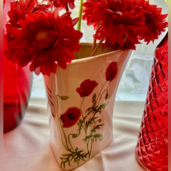 Rectangular Vase/Mug. Poppies & “Flanders Field” by J. McCrae on the side. 5.75” - Picture 5 of 14